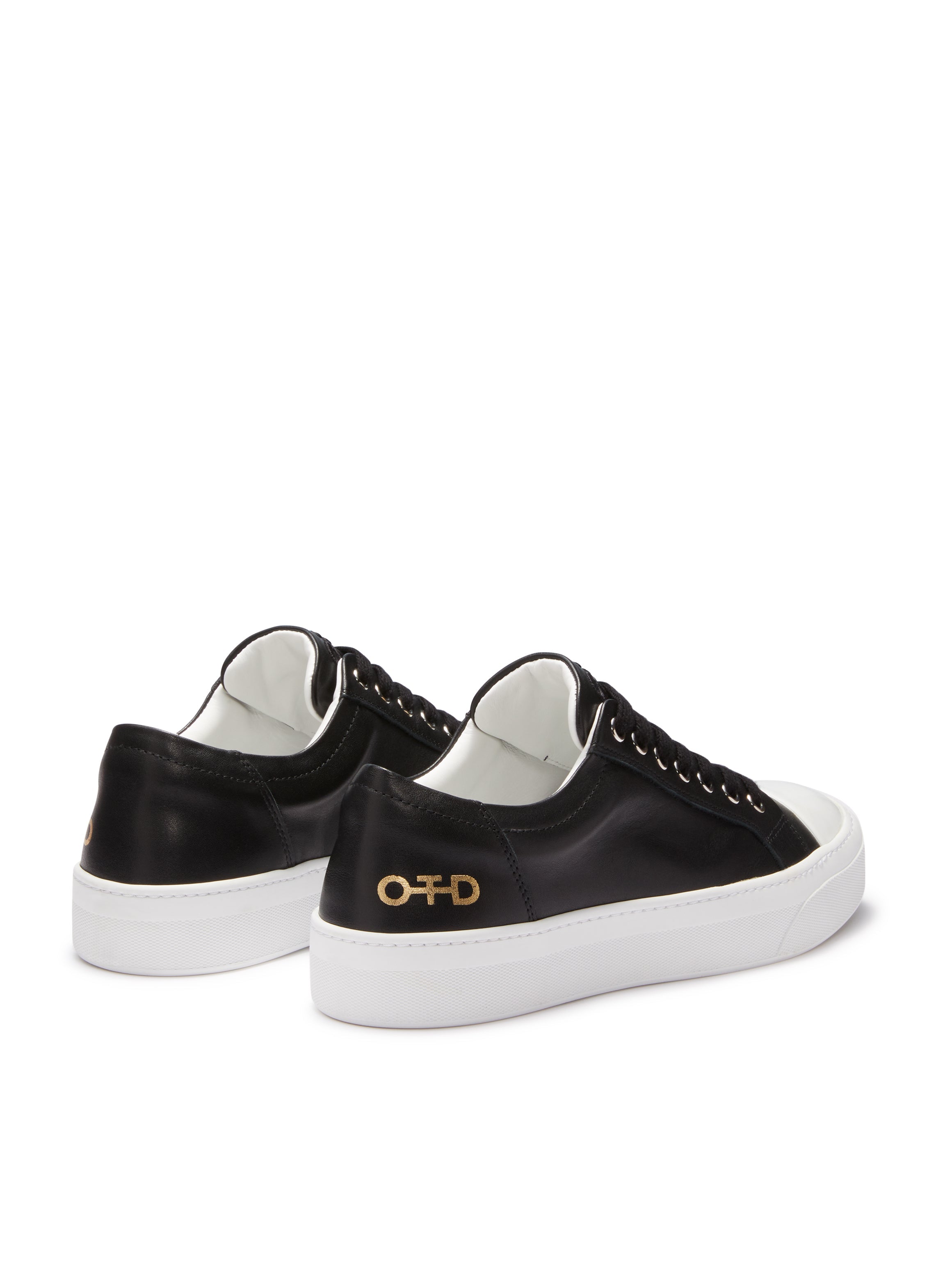 Leather Low-Top Sneaker (Black)